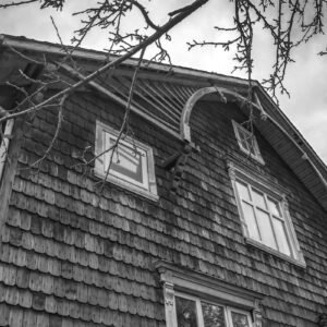 Arquitectura Patrimonial Alemana de Puerto Varas (Blanco y Negro)